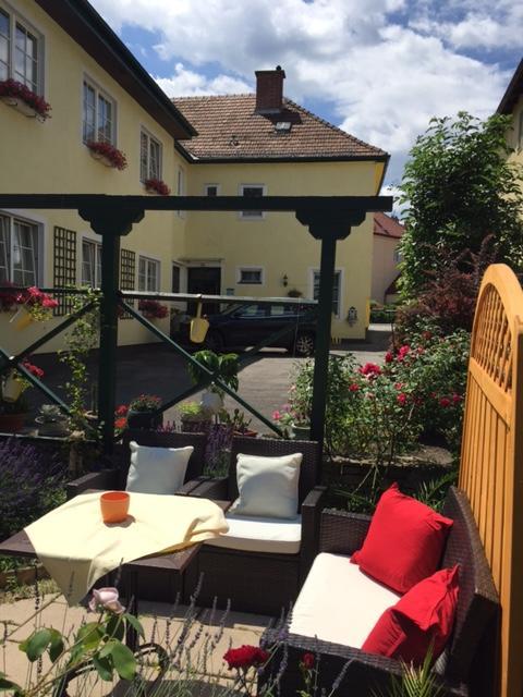 Hotel Pension Alte Muehle Klosterneuburg Exterior foto